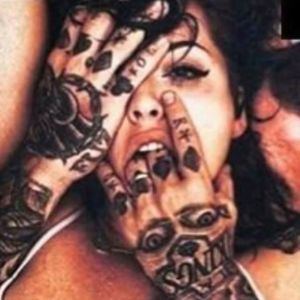 Meet your Posher, Laura